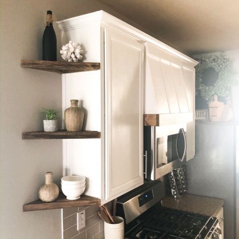 Diy Open Shelving Kitchen, Diy Corner Shelves, Diy Corner Shelf, Picture Walls, Ikea Desk Hack, Corner Pantry, Pantry Shelving, Shelving Ideas, Diy Kitchen Storage