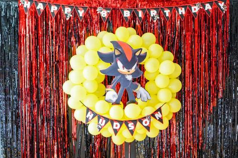 Shadow Sonic Birthday Party, Shadow The Hedgehog Birthday Party, Shadow The Hedgehog Birthday, Hedgehog Birthday Party Ideas, Shadow Birthday, Shadow Hedgehog, Kids Party Centerpieces, Hedgehog Party, Sonic Shadow