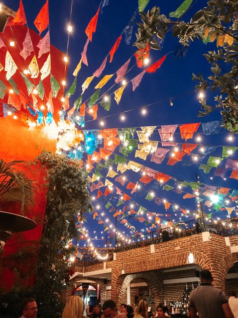 Mexican Aesthetic Party Decor, Mexico Culture Aesthetic, Mexican Christmas Aesthetic, Tex Mex Aesthetic, Mexican Party Aesthetic, Mexican Asethic, Mexico Streets, Mexican Street Art, Mexican Catholic Art