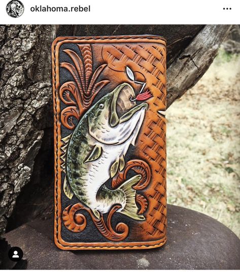 Tooled leather bass fish Mens Tooled Leather Wallet, Leather Tooling Ideas, Leatherworking Patterns, Tooled Leather Phone Case, Handmade Leather Work, Leather Working Projects, Custom Leather Work, Leather Inspiration, Tooled Leather Wallet