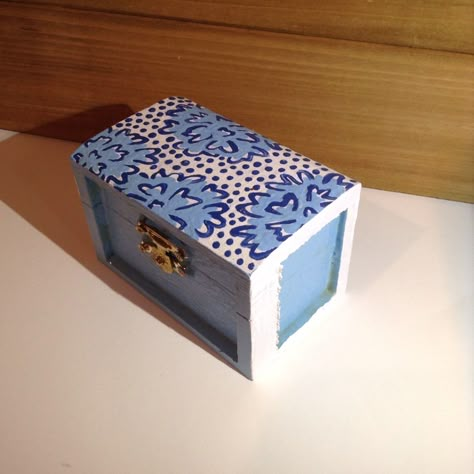 Pin Box Sorority Diy, Pin Boxes Sorority, Pi Phi Painting, Sorority Pin Box Ideas, Pin Box Sorority, Zta Canvas, Sorority Pin Box, Big Little Crafts, Senior Boxes