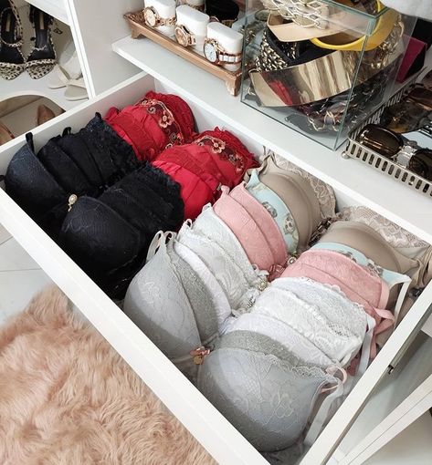 Bra Organization Ideas, Closet Organisation, Bra Organization, Room Organization Bedroom, House Organisation, Closet Layout, Lingerie Drawer, Apartment Decor Inspiration, Room Makeover Bedroom