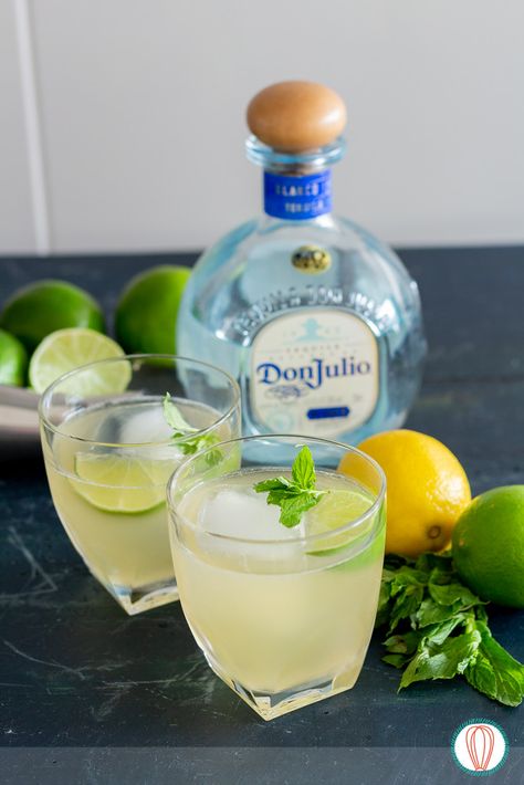 Tequila Smash, Simple Cocktail, Easy Cocktails, Alcohol Drink Recipes, Few Ingredients, Wedding Menu, Happy Hour, Tequila, Hot Summer