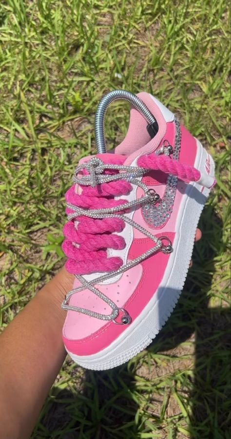 Shoe Outfits, Bedazzled Shoes, Nike Shoes Women Fashion, Pink Nike Shoes, Pretty Sneakers, Crocs Fashion, Nike Fashion Shoes, Pretty Shoes Sneakers, Custom Nike Shoes