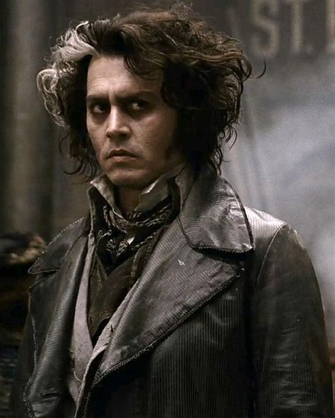 SWEENEY Johnny Depp Characters, Barnabas Collins, Best Halloween Movies, Johnny Depp Movies, Tim Burton Films, Tim Burton Movie, Fleet Street, Edward Scissorhands, Sweeney Todd