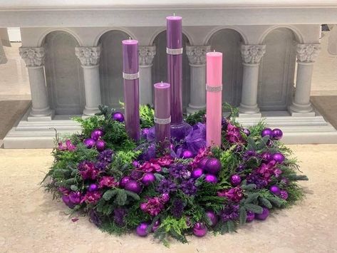 Diy Advent Wreath Catholic, Christmas Decor Ideas Church, Catholic Advent Wreath, Nursery Christmas Decor, Small Christmas Decor, Advent Church Decorations, Paintings Christmas, Church Sanctuary, Nursery Christmas