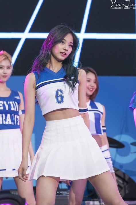 Asian Cheerleader, Chou Tzuyu, Korean Celebrities, Gal Gadot, Kawaii Girl, Korean Beauty, On Stage, Korean Girl, South Korean Girls