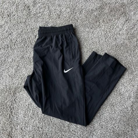 Nwot Nike Basketball Sweatpants, Never Worn Front Pockets And Pocket On Side Of Thigh Nike Sweatpants Men, Calm Outfits, Sweat Pants For Men, Basketball Sweatpants, Mens Casual Pants, Gym Products, Black Nike Sweatpants, Men Sweatpants, Clothes Cc