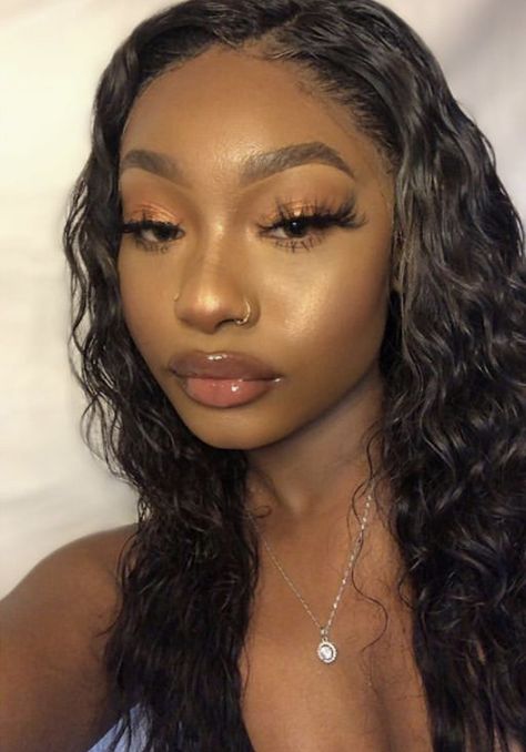 Nose Piercing Black Woman, Girls With Nose Rings, Double Nostril Piercing, Double Nose Piercing, Cute Nose Piercings, Nose Piercing Hoop, Nostril Piercing, Faux Piercing, Smiley Piercing