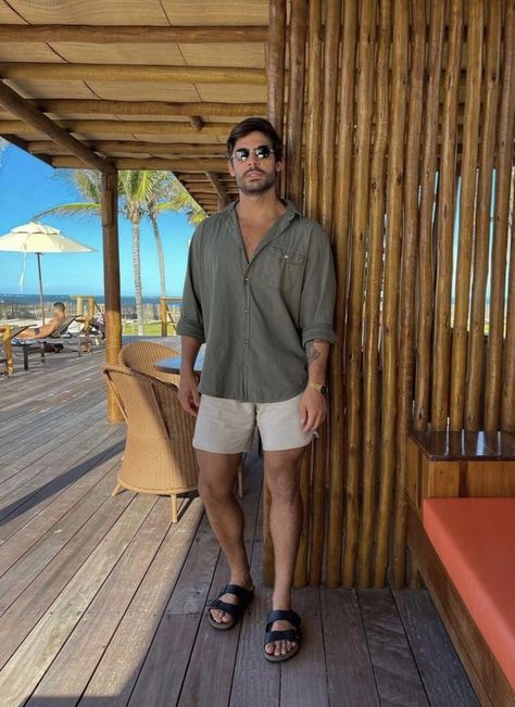 Outfit Strand, Mens Vacation Outfits, Vacation Outfits Men, Beach Outfit Men, Stil Masculin, Classy Outfits Men, Ibiza Outfits, Mens Summer Outfits, Mens Casual Outfits Summer