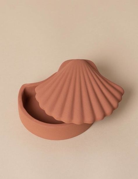 Clay Diy Projects, Pottery Crafts, Ceramics Pottery Art, Valencia Spain, Clay Art Projects, Ceramics Ideas Pottery, Clay Design, Diy Clay Crafts, Clay Ceramics