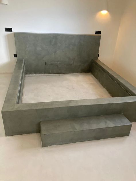 Cement Bed Design, Concrete Beds, Cement Bed, Cement Bedroom, Concrete Bed, Concrete Bedroom, Diy Bed Frame Easy, Concrete Home Decor, Home Door Design