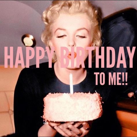 Marylin Monroe Birthday, Happy Birthday Marilyn Monroe, Happy Birthday Gorgeous Woman, Happy Bday Aesthetic, Aesthetic Happy Birthday, Marilyn Monroe Birthday, Woman Celebrity, Birthday Gorgeous, Birthday Vibes