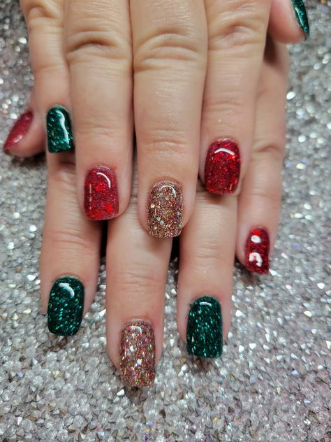 Christmas Mani And Pedi, Christmas Dipping Powder Nails, Christmas Nails With Dip Powder, Mix And Match Christmas Nails, Dipping Powder Christmas Nails, Dip Nail Christmas Ideas, Gel Manicure Christmas Nails, Christmas Color Nails Simple, Christmas Gel Polish Nails