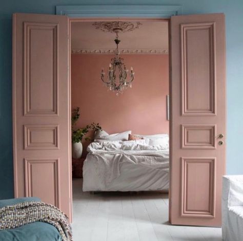 Hairsalon Ideas, Wall Color Combination, Colour Contrast, The Door Is Open, Pink Bedroom, Pink Walls, Front Room, Interior Inspo, Wall Color