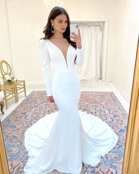 The sleek n’ chic silhouette of your dreams 🙌🏼 Give us a puff sleeve + a clean and classic silhouette and we're saying yes every… Mermaid Long Sleeve Wedding Dress, Wedding Venues Church, Long Sleeve Mermaid Wedding Dress, Winter Wedding Venues, Long Sleeve Wedding Dress, V Neck Wedding Dress, Sleeve Wedding Dress, Satin Wedding Dress, Long Sleeve Wedding