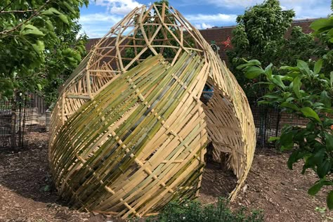 This DIY kit lets you build your own giant dome with bamboo! – Yanko Design Diy Bamboo, Bamboo Building, Geodesic Domes, Bamboo Structure, Bamboo Architecture, Bamboo Construction, Bamboo House, Architecture Art Design, Dome House