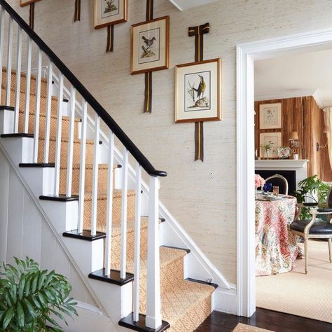 The Grandmillennial Lifestyle on Instagram: “If you haven’t seen this beautiful stairwell on your feed yet, then allow me to introduce you to this beautiful stairwell. 😍…” Brittany Bromley, Asian Dining Room, Bedroom Decor Inspirations, Traditional Foyer, Picture Walls, Custom Front Doors, Apartment Entryway, Glam Pad, Modern Entry