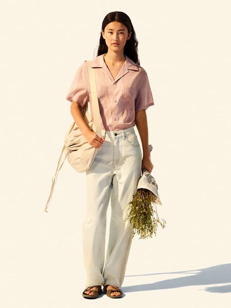 Uniqlo 2023 Women, Uniqlo Women Outfit, Uniqlo U, Autumn Winter 2022, Christophe Lemaire, Model Shoot, Uniqlo Tops, Shot List, Fast Fashion Brands