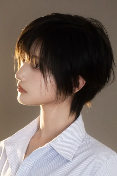 A pixie bob is a hairstyle that combines elements of a classic bob haircut and a short pixie haircut. it's essentially a longer, or a grown-out, pixie cut that has a bob like shape. #undercutpixiewithhairtattoo 😍 #hairtattoo #Hairology https://youtu.be/lCEMW1DsiR4 Classic Bob Haircut, Short Hair Tomboy, Pixie Bob Haircut, Asian Short Hair, Hair Inspiration Short, Shot Hair Styles, 짧은 머리, Short Pixie Haircuts, Fesyen Hijab