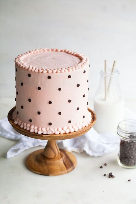 Bakery Photo Op Wall, Elegant Smash Cake, Polka Dot Cake, Dot Cakes, Dot Cake, Cookie Dough Filling, Cookie Dough Frosting, Pretty Cake, Basic Cake