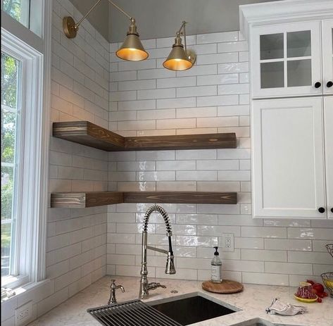 Kitchen Open Shelving Corner, Wood Floating Shelves Kitchen, Corner Shelf Kitchen, Bathroom Floating Shelf, Floating Wood Shelves, Bathroom Wood Shelves, Kitchen Floating Shelves, Farmhouse Shelf, Floating Corner Shelves