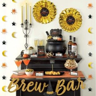 Halloween Brew, Paper Centerpieces, Halloween Themed Birthday Party, Hocus Pocus Party, Brew Bar, Halloween Bar, Halloween Fest, Festa Harry Potter, Halloween Appetizers