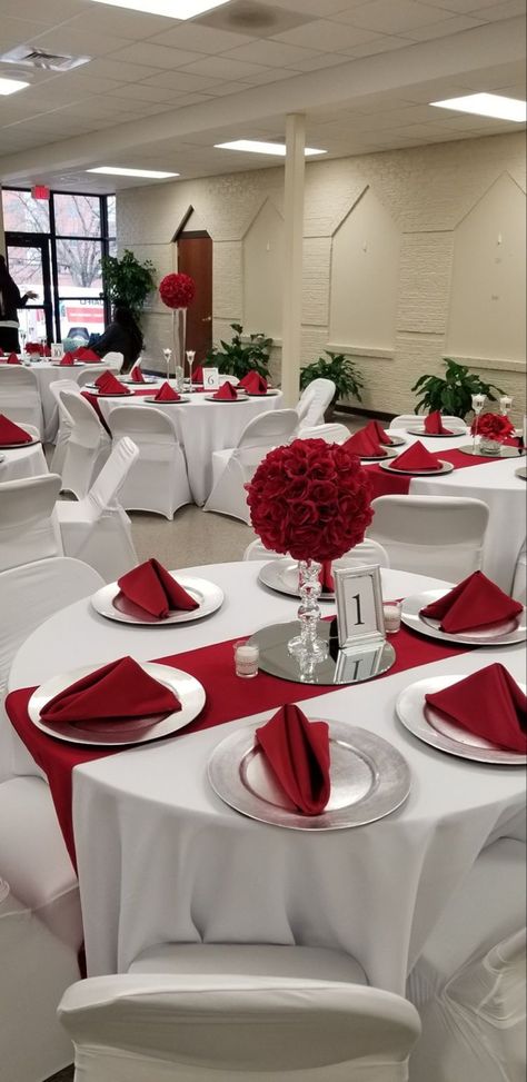 Banquet Decorations Table, Debutante Ball Decorations Table Settings, Cheap Diy Quinceanera Decorations, Valentine Event Decoration, Simple Quince Table Decorations, Red White Table Decorations, Red Table Cloth Decorations, White And Red Party Decorations, Simple Quince Decorations