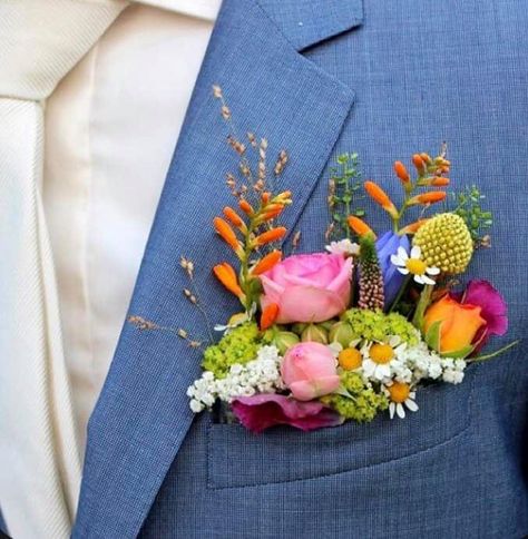 Wedding Flowers Wildflowers, Flowers For Men, Wedding Suits Groom, Bright Wedding, Floral Pocket, Mexican Wedding, Wildflower Wedding, Arte Floral, Perfect Wedding Dress