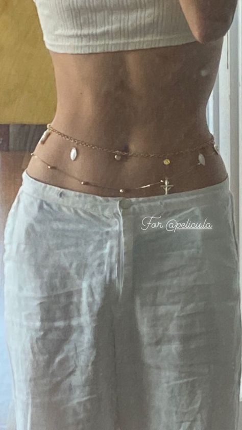 Waist Jewelry Aesthetic, Belly Jewelry Chain, Waist Beads Outfit, Waist Chain Aesthetic, Waist Chain Outfit, Belly Accessories, Belly Beads, Waist Jewelry, Estilo Hippy