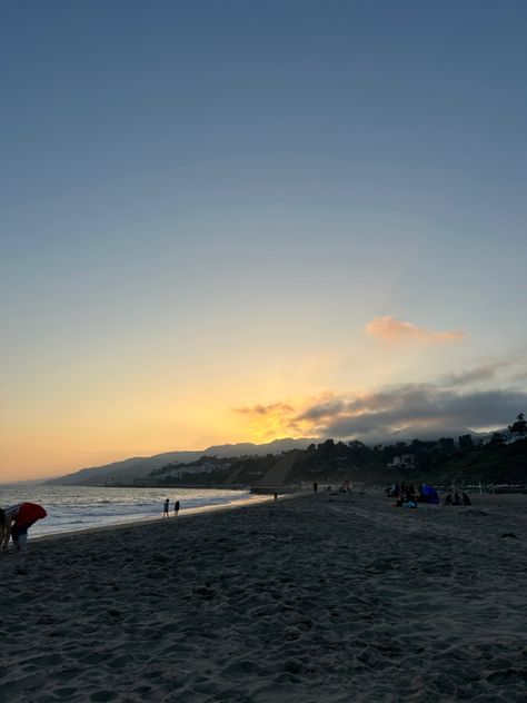 prettiest santa monica sunset on july 8, 2023 #santamonica #santamonicapier #beach #beachlife #beachvacation #beachday #beachvibes #beachwaves #sunset #sunsetphotography #sunsetpics 🌅🌅🌅 Santa Monica Sunset, Santa Monica Pier, Aesthetic Pics, Sunset Pictures, Beach Waves, Santa Monica, Beach Life, Sunset Photography, Beach Day