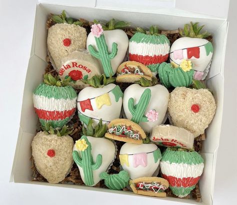 Cinco De Mayo Chocolate Strawberries, Cinco De Mayo Strawberries, Fiesta Theme Rice Crispy Treats, Mexican Theme Treats, Mexican Chocolate Covered Strawberries, Chocolate Strawberry Designs, Cactus Strawberries, Mexican Strawberries, Fiesta Party Food