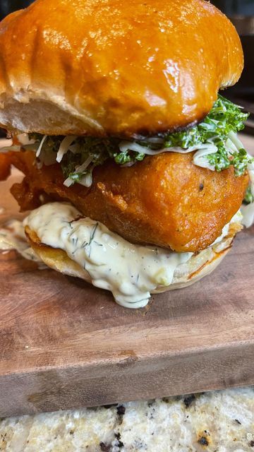 Fish Fillet Sandwich, Cod Sandwich, Fried Cod Fish, Pan Fried Cod, Fish Sandwich Recipes, Beer Battered Cod, Battered Cod, Kale Slaw, Fried Cod