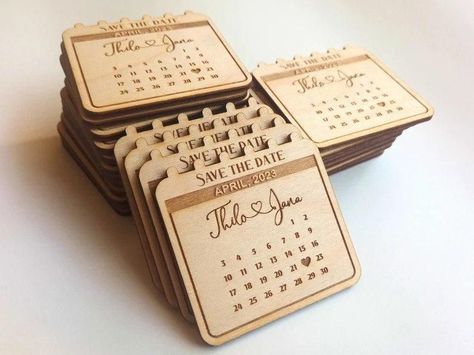 Save The Date Keychain, Laser Gifts, Diy Save The Dates, Unique Wedding Stationery, Creative Calendar, Rustic Style Wedding, Unique Save The Dates, Wedding Gifts For Guests, 2024 Wedding