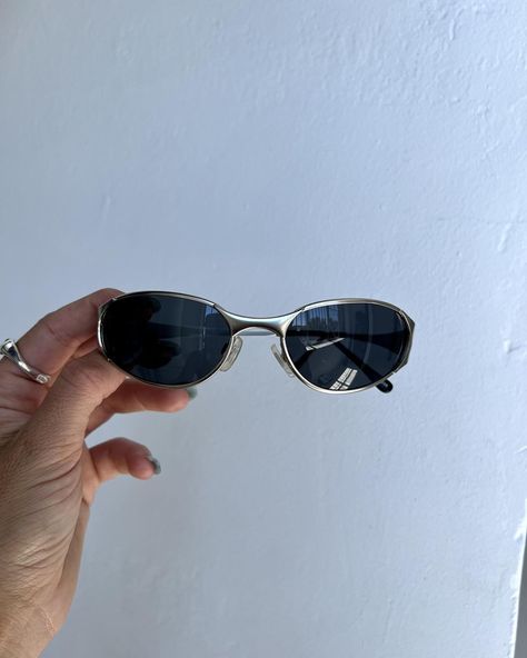 Vintage Round Sunglasses, Chrome Sunglasses, Sunglasses Y2k, Round Sunglasses Vintage, Y2k 90s, Round Sunglasses, Metal Frame, Metallic Silver, Lenses