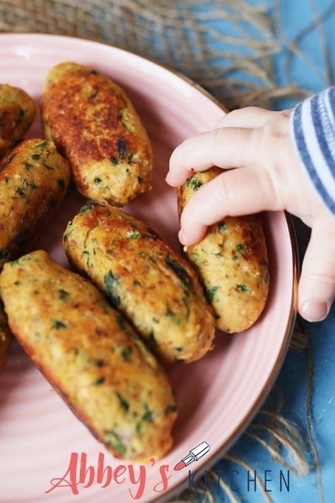 Salmon Fritters, Salmon Sweet Potato, Sweet Potato Fritters, Weaning Foods, Salmon And Sweet Potato, Easy Baby Food Recipes, Potato Fritters, Foods High In Iron, Baby Led Weaning Recipes