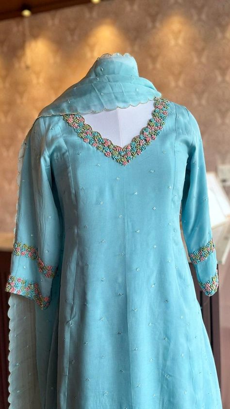 Suit Neck Embroidery Designs, Latest Embroidery Designs For Suits 2023, V Neck Salwar Designs, Latest Dress Neck Designs Pattern, Embroidery Designs For Anarkali, Neck Work For Kurtis, Hand Work Kurti Designs Latest, Kurtha Models, Latest Salwar Designs