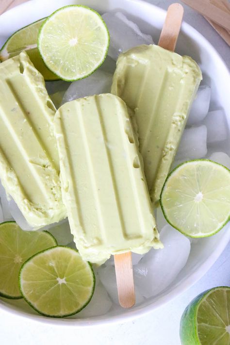 Creamy Key Lime Pie, Vegan Popsicles, Healthy Junk Food, Lime Popsicles, Healthy Popsicle Recipes, Ice Pop Recipes, Healthy Popsicles, Homemade Popsicles, Milk Shakes