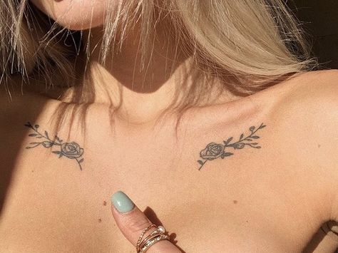 Petit Tattoo, Bone Tattoos, Petite Tattoos, Парные Тату, Cute Tattoos For Women, Classy Tattoos, Collar Bone Tattoo, Discreet Tattoos, Dainty Tattoos