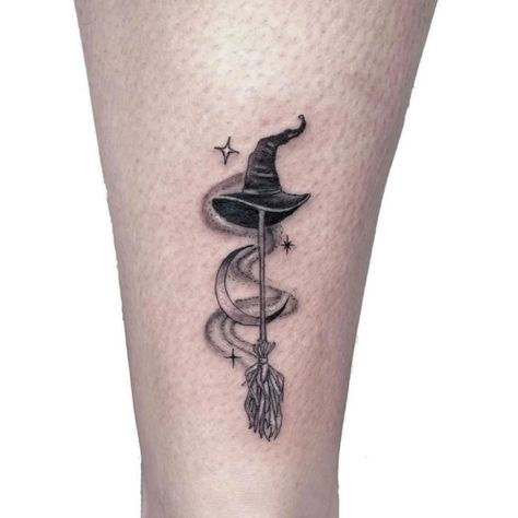 Wickedly Wonderful Witch Hat Tattoo Ideas - Tattoo Glee Witch Hat Tattoo Design, Crystal Ball Tattoo, Wicca Tattoo, Home Staging Ideas, Boho Plants, Hp Tattoo, Black Cat Tattoos, Wicked Tattoos, Staging Ideas