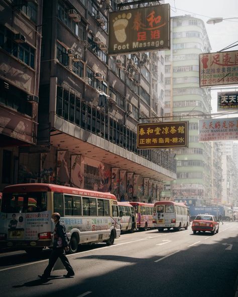 Hong Kong mornings . . . #photography #photographer #photos #travelphotography #travel #travelgram #trip #HongKong #awesomehongkong #streetphotography #street #streetphotographer #city #city_features #city_captures #china #hongkongphotography #street_minute #streets_vision #cinematic #cinematography #dailytones #street_focus_on #streetmoment #sonyalpha #theglobalphotographycommunity #hongkonginsta #hkig #citykillerz #cityscape _________ @hongkong @awesomehongkong @streetminute @streetmoment @... Hong Kong Cityscape, Old Hong Kong Aesthetic, Hongkong Aesthetic, Hong Kong Travel Photography, Chinese Culture Art, Hong Kong Street, Hong Kong Travel, City Photography, Chinese Culture