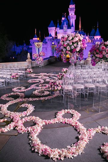 Castle Ceremony, Rapunzel Quince, Disney Wedding Dress, Disney Wedding Ideas, Princess Wedding Theme, Cinderella Wedding Theme, Disney Wedding Venue, Tangled Wedding, Disneyland Wedding