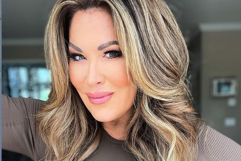 Emily Simpson Hair, Emily Simpson, Real Housewives Of Orange County, House Photos, Bravo Tv, Be Amazing, Real Housewives, Hair Colors, Orange County