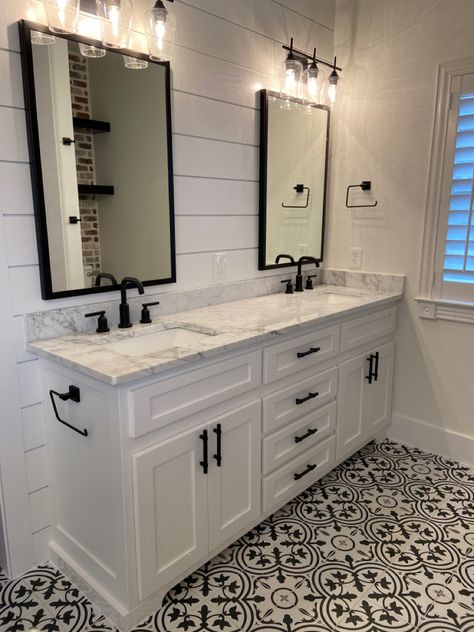 Master Vanity, Bathroom Design Black, Black White Bathrooms, Black Vanity Bathroom, Bathroom Redesign, Small Bathroom Makeover, Face Products, Vanity Bathroom, White Vanity Bathroom