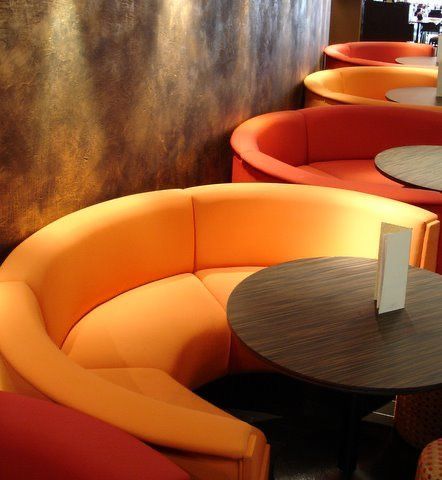 Curved Booth Seating Restaurant, Bar Couch Seating, Circular Booth Seating, Circular Banquette, Round Booth Seating, Curved Banquette Seating, Seating Booth, Banquette Restaurant, Banquette Seating Restaurant