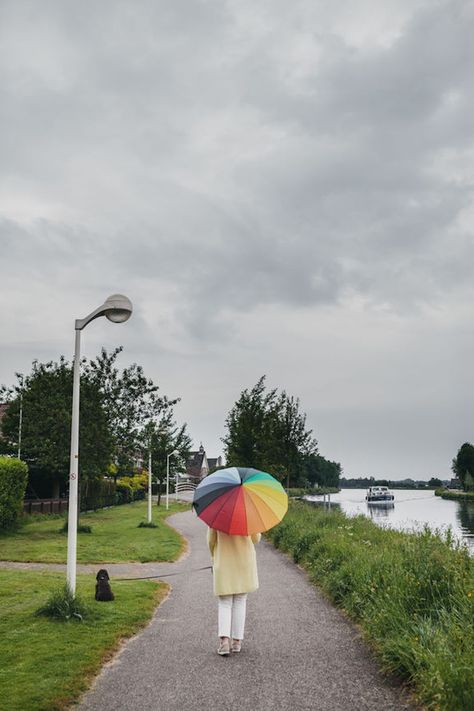 25 Captions For Umbrella Pics That'll Make A Splash On Your Feed Cute Rain Jacket, Dog Umbrella, Transparent Raincoat, Umbrella Photo, Caption For Girls, Clear Umbrella, Pink Umbrella, Colorful Umbrellas, Florida Girl