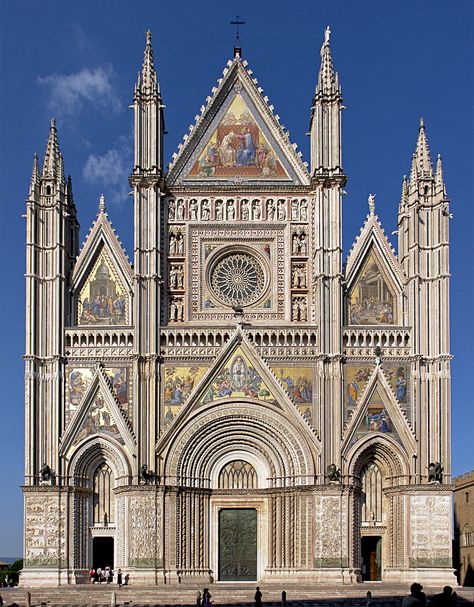 Orvieto Cathedral, Italy. 1290 - 1591. Gorgeous building... and such a facade!!! It is lavishly ornamented with golden mosaics. Orvieto Cathedral, Umbria Italia, Duomo Milano, Architecture Cool, Architecture Antique, Romanesque Art, Romanesque Architecture, Gothic Cathedrals, Cathedral Architecture