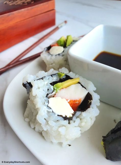 Philadelphia Rolls, Philadelphia Roll Sushi, Avocado And Cream Cheese, Philadelphia Roll, Homemade Sushi Rolls, Crab Avocado, Crab Rolls, Cheese All, Sushi Recipe