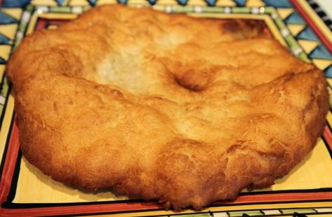 For Native American, fry bread is a taste of history | Food and cooking | stltoday.com Indian Fried Bread Recipe, Indian Fry Bread, Indian Tacos, Fried Bread Recipe, Mexikansk Mat, Pizza Fritta, Native American Food, Indian Bread, Fry Bread