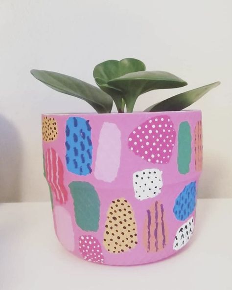 35 Aesthetic, Hand Painted Flower Pots, Pot Diy, Pots Diy, Nifty Crafts, Plant Pot Design, Diy Pottery Painting, Flower Pot Art, Pot Painting